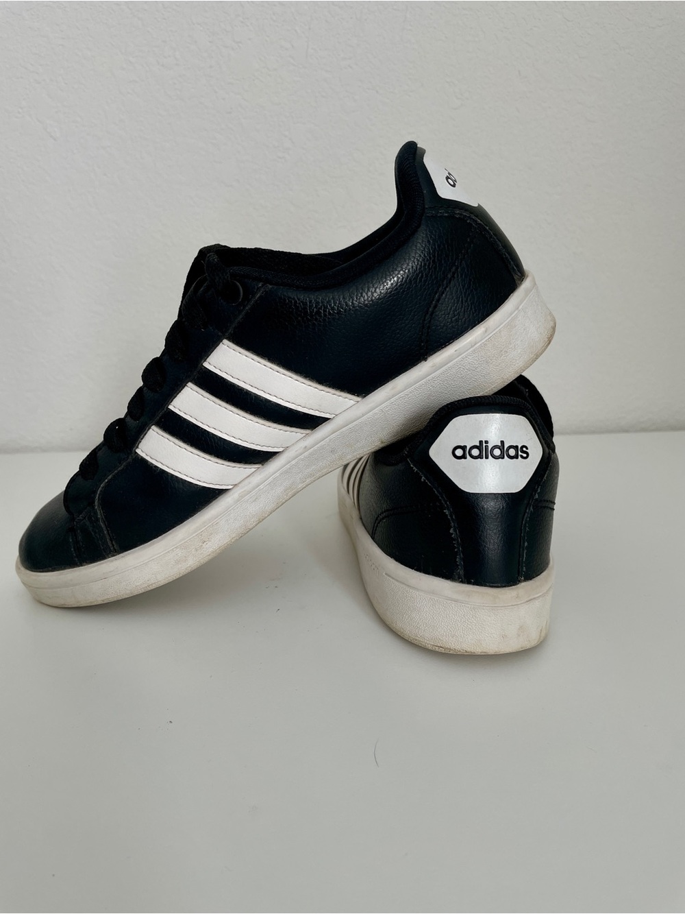 Adidas Black White Cloudfoam Sneakers 3 Stripe Women’s 8.5